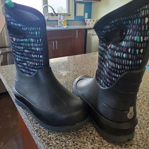 BOGS Kids Size 4